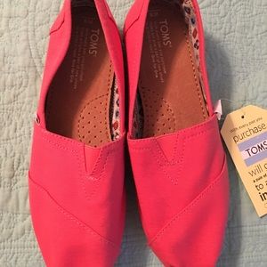 TOMS flats canvas shoes